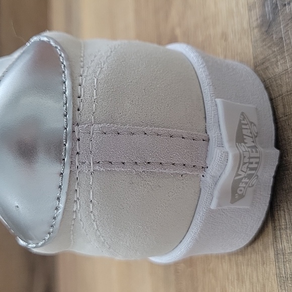 Van's Sport Low Brand new in the box authentic uper leather. - Picture 6 of 12